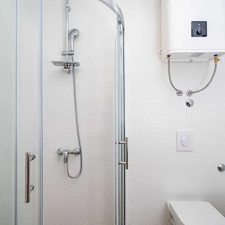 Lovro - One Bedroom With Balcony And Sea View 3