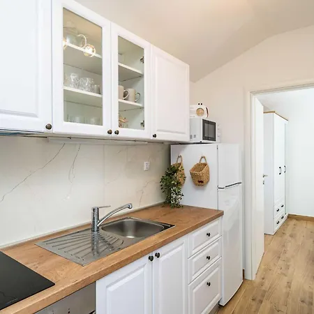 Appartement Lovro - One Bedroom With Balcony And Sea View 3