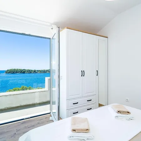 Lovro - One Bedroom With Balcony And Sea View 3 *