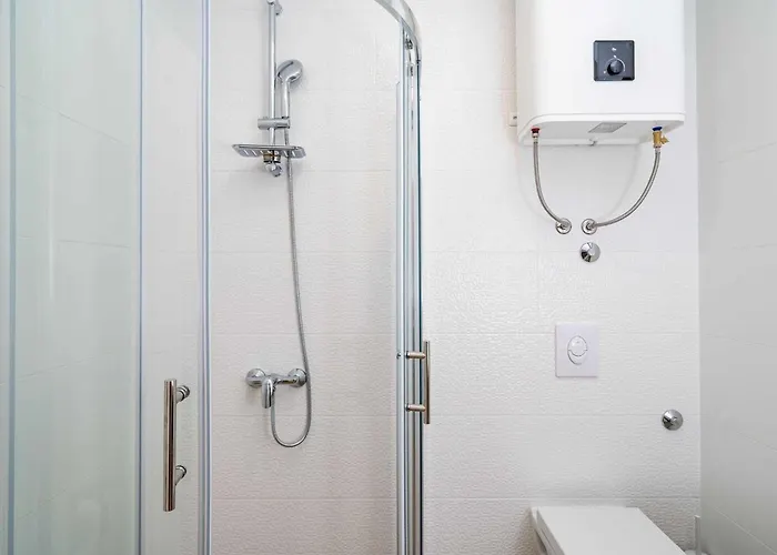 Lovro - One Bedroom With Balcony And Sea View 3