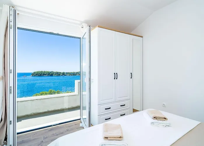 Lovro - One Bedroom With Balcony And Sea View 3 *