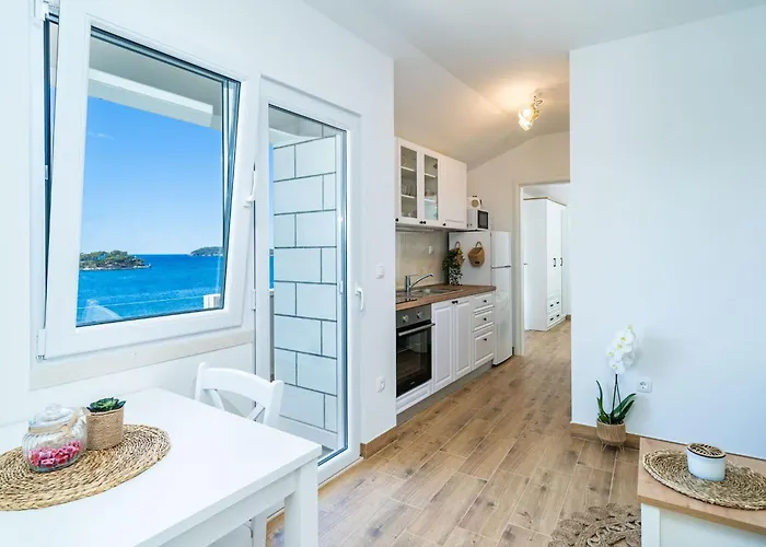 Lovro - One Bedroom With Balcony And Sea View 3